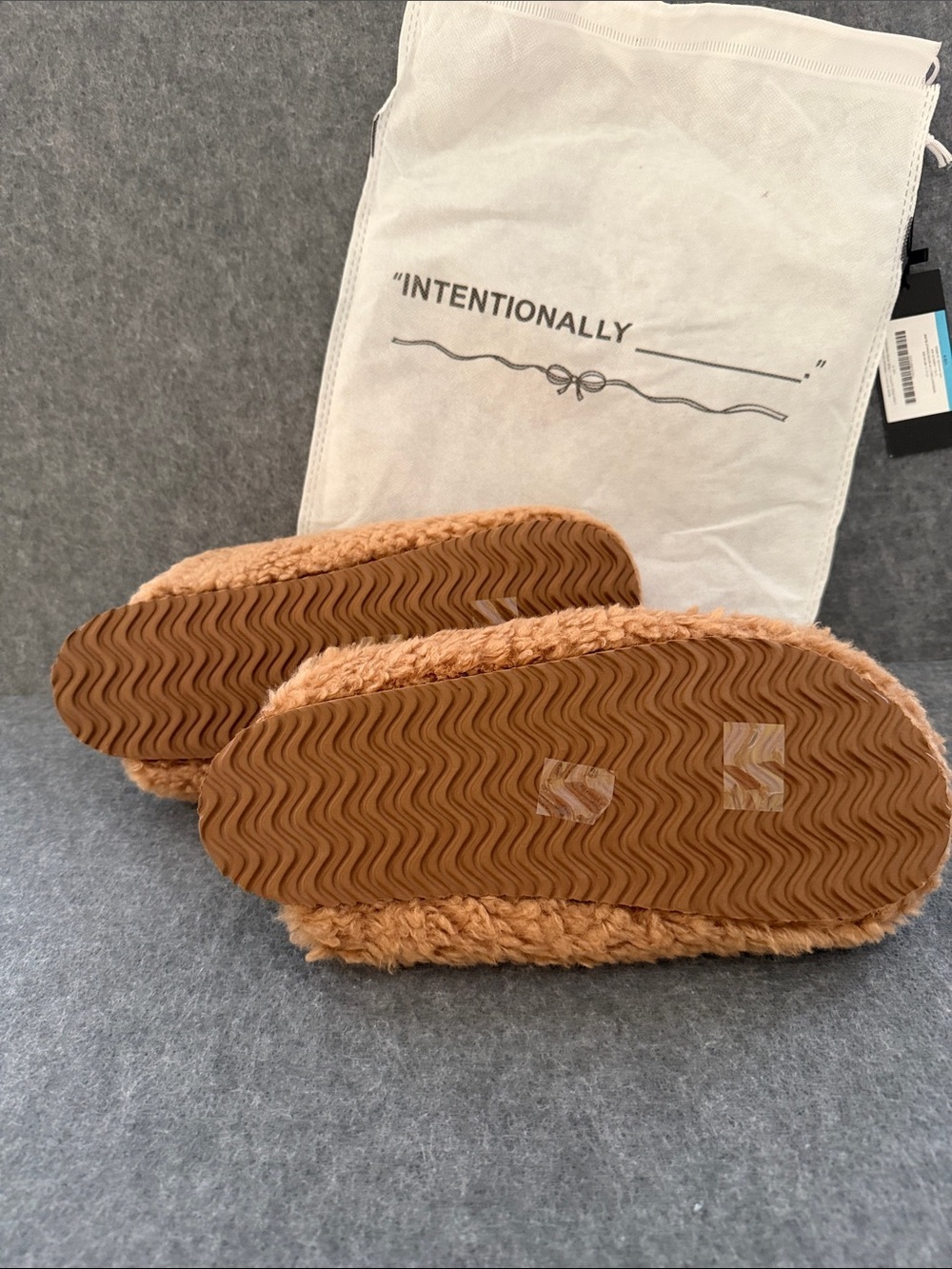 INTENTIONALLY BLANK Teddy faux Shearling Clog Slippers Tan Size 9 NEW Sherpa - Picture 5 of 6